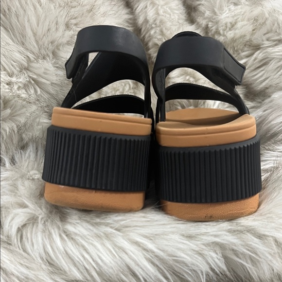 Reef Women's Black and Tan Platform Sandals - Picture 5 of 5